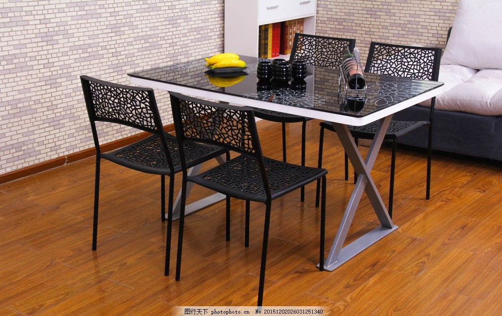 现代风格家具餐桌椅